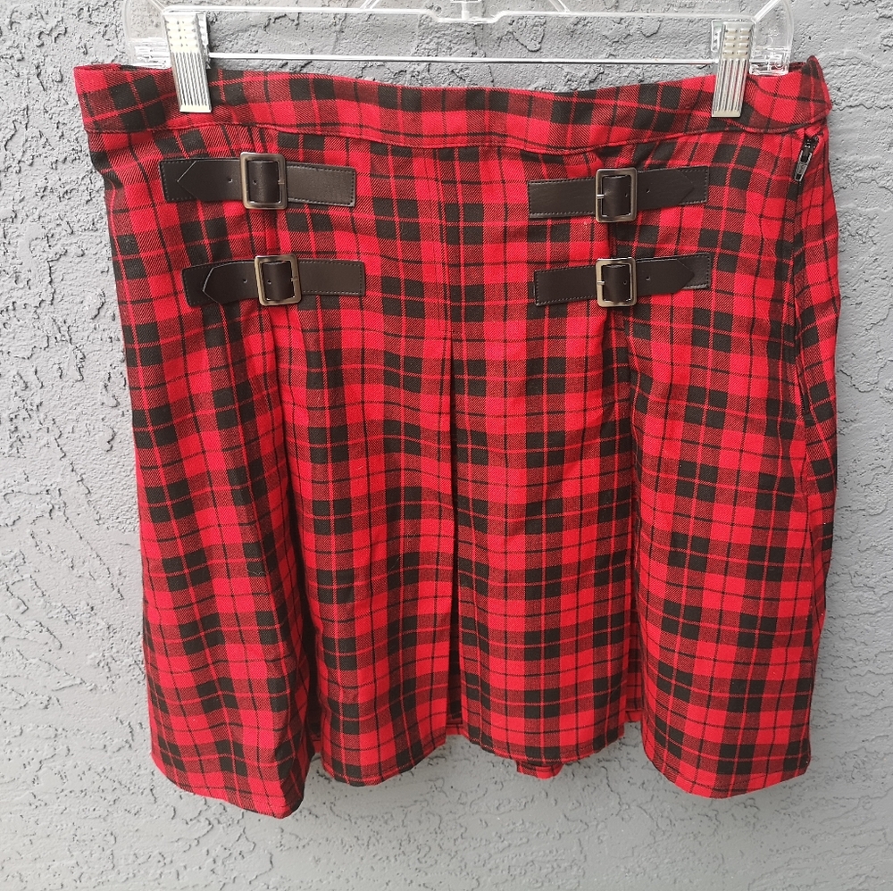 Hot Topic plaid skirt